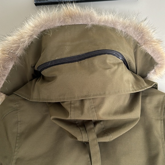 CANADA GOOSE MONTEBELLO PARKA MILITARY GREEN - Picture 8 of 15